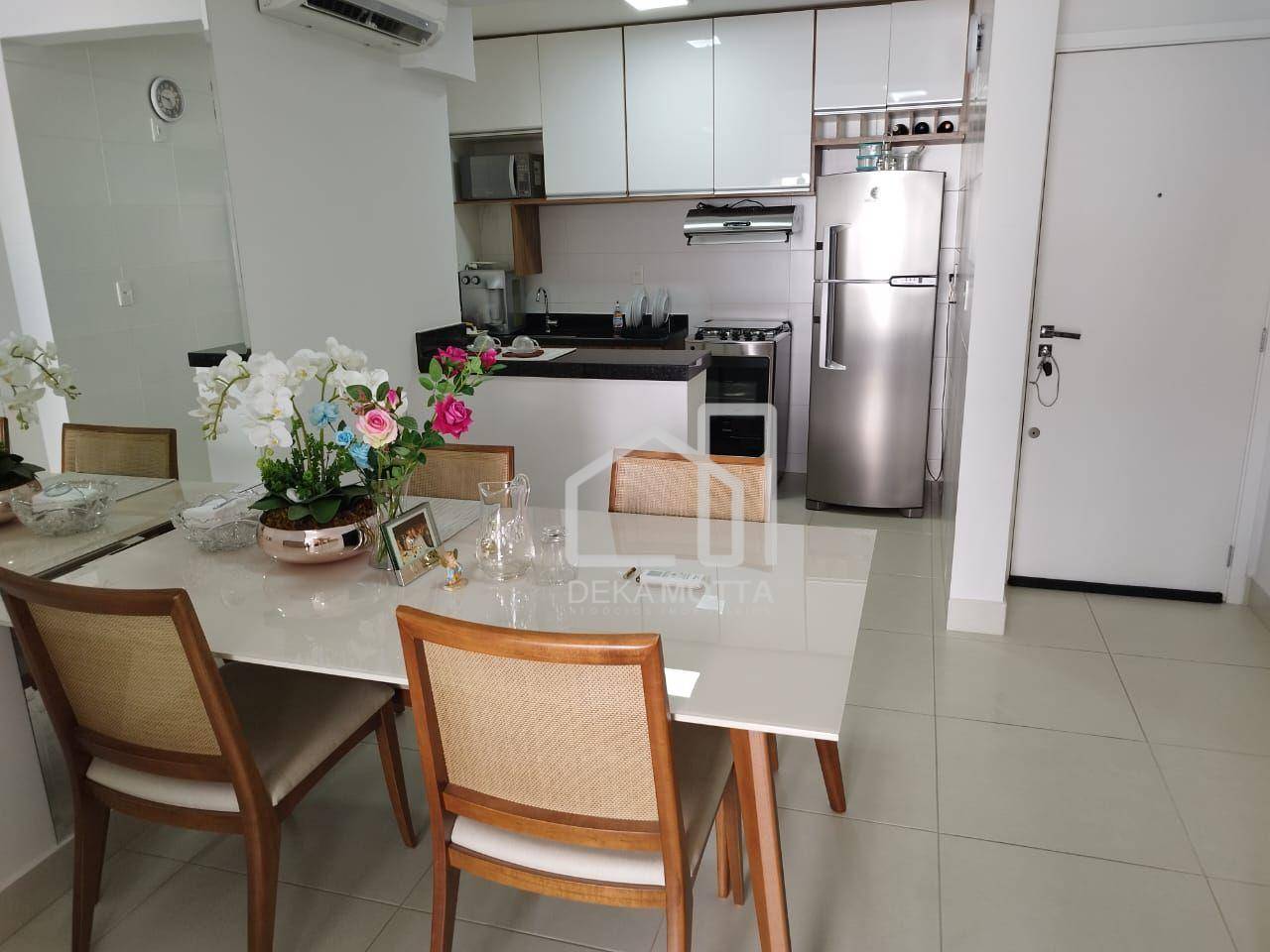 Apartamento à venda com 2 quartos, 71m² - Foto 1