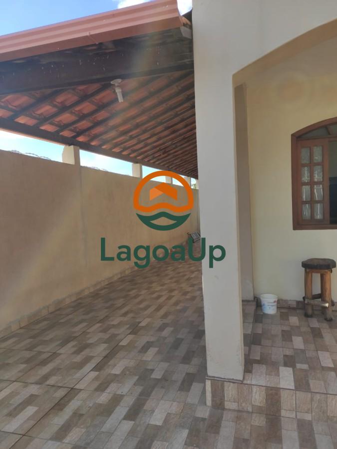 Casa à venda com 3 quartos, 258m² - Foto 1