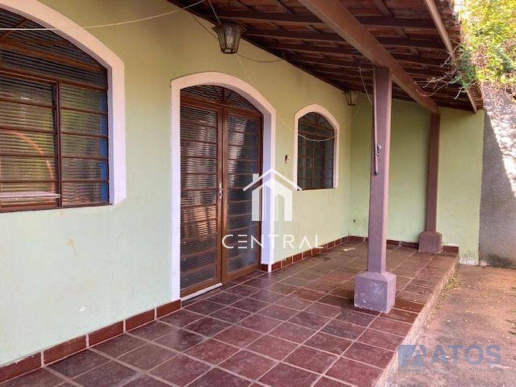 Casa à venda com 3 quartos, 266m² - Foto 4