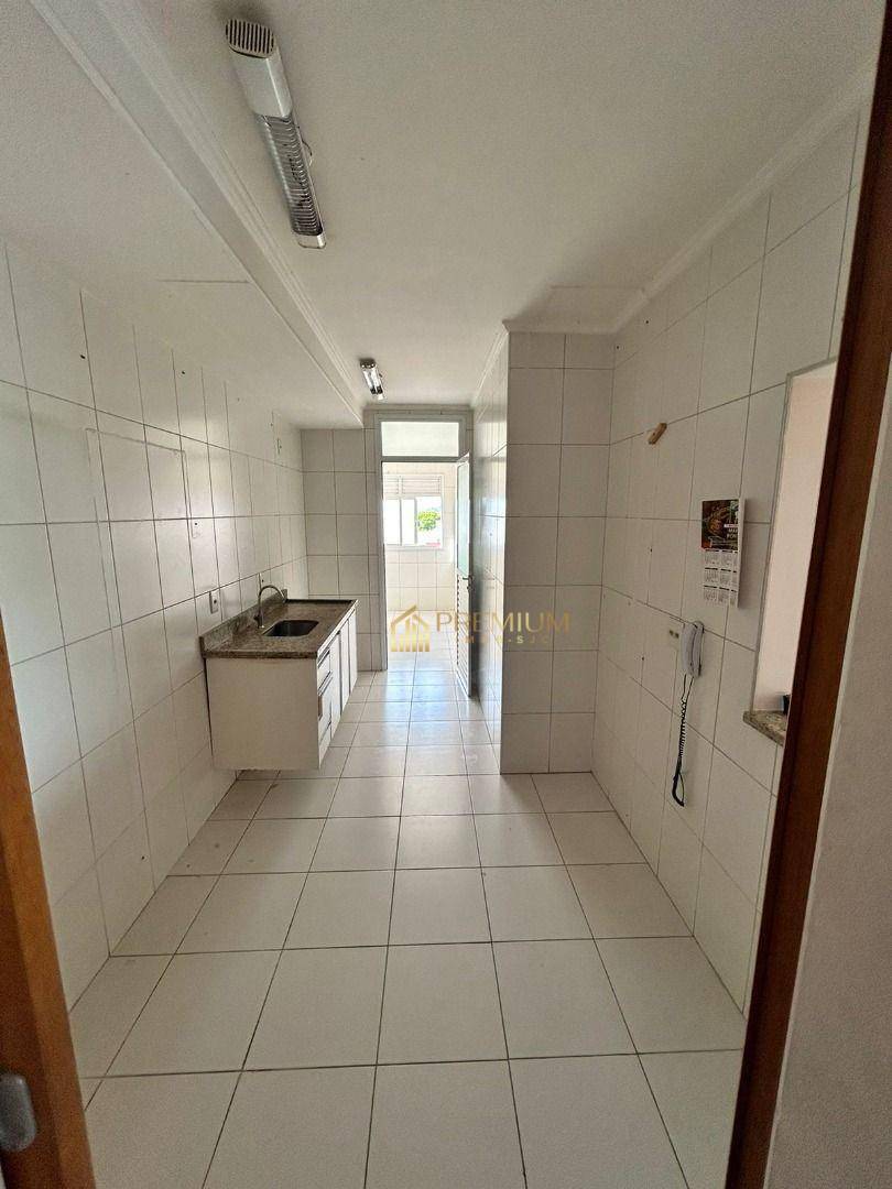 Apartamento à venda com 3 quartos, 87m² - Foto 3