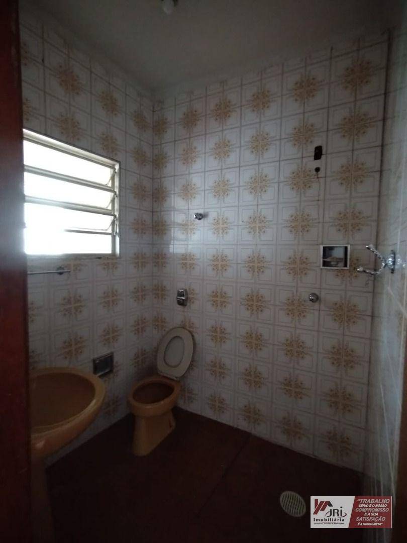 Casa para alugar com 3 quartos, 200m² - Foto 17