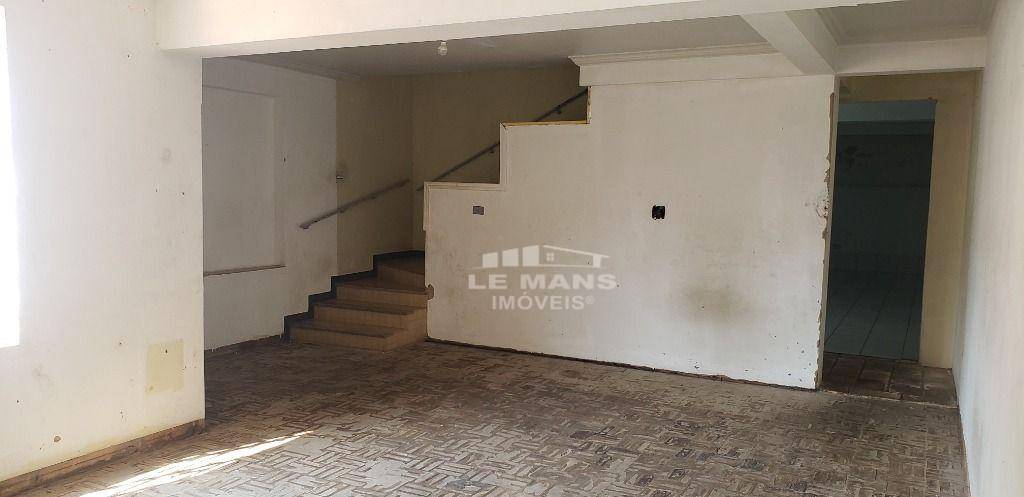 Casa à venda com 3 quartos, 240m² - Foto 30