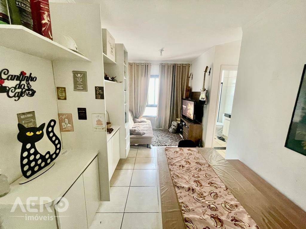 Apartamento à venda com 2 quartos, 46m² - Foto 2