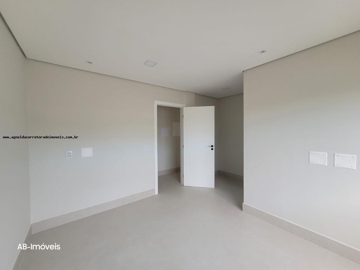 Casa de Condomínio à venda com 3 quartos, 220m² - Foto 14