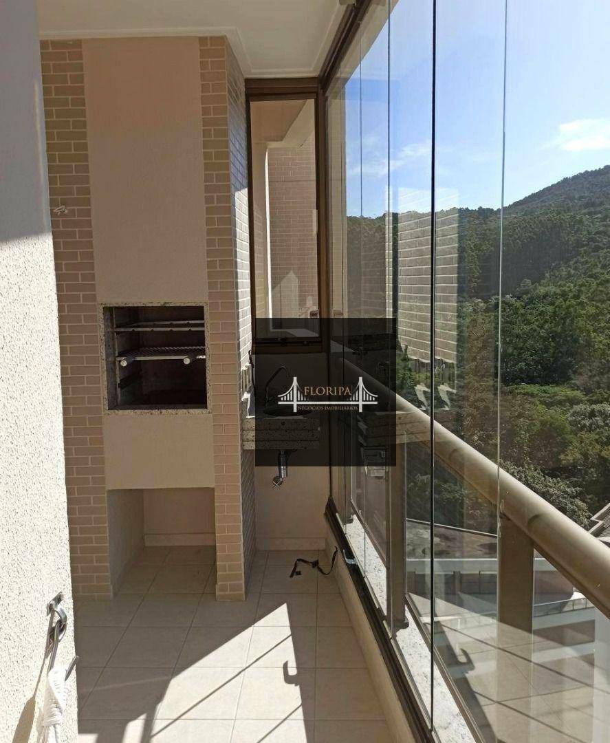 Apartamento à venda com 2 quartos, 70m² - Foto 3