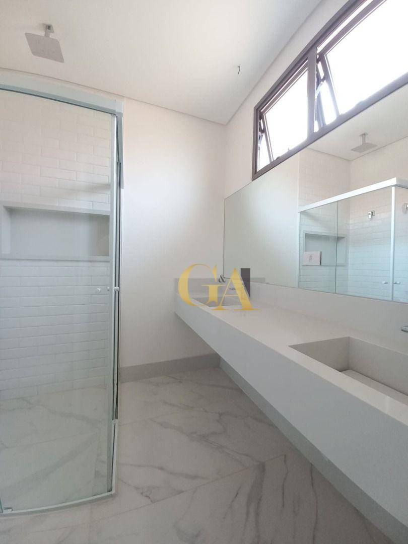 Casa de Condomínio à venda com 4 quartos, 400m² - Foto 18