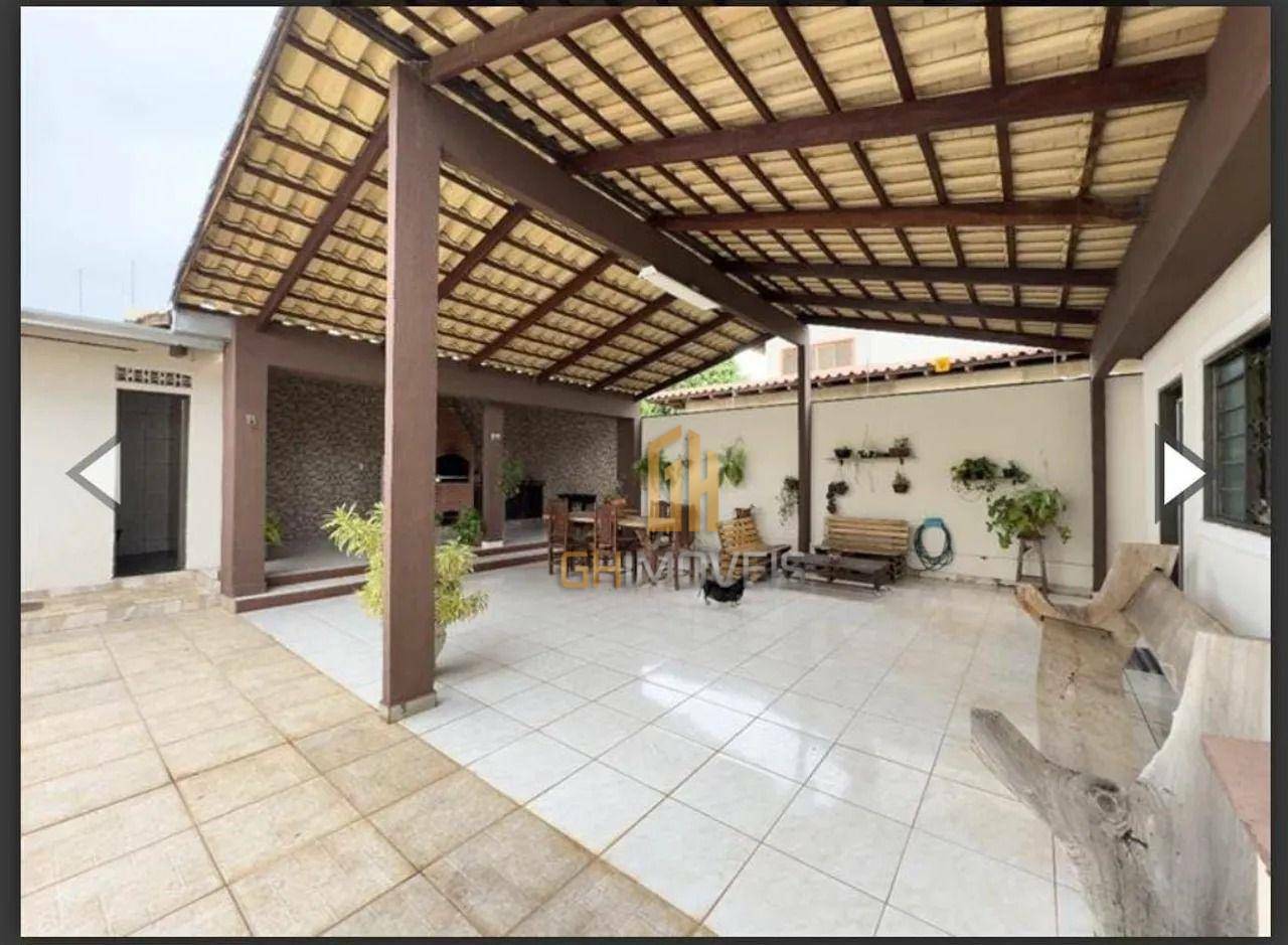 Sobrado à venda com 4 quartos, 420m² - Foto 1