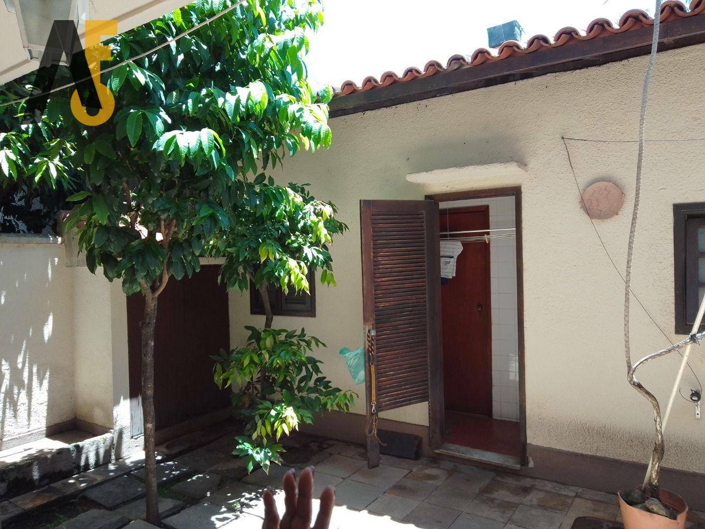 Casa à venda com 4 quartos, 240m² - Foto 50