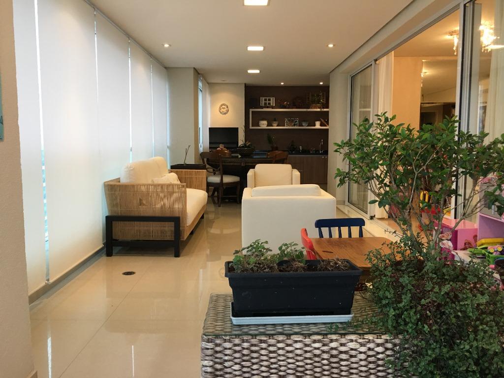 Apartamento à venda com 4 quartos, 230m² - Foto 2