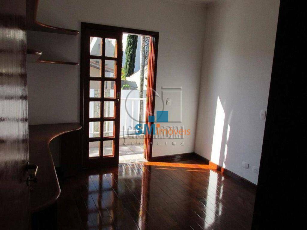 Casa à venda e aluguel com 5 quartos, 400m² - Foto 9