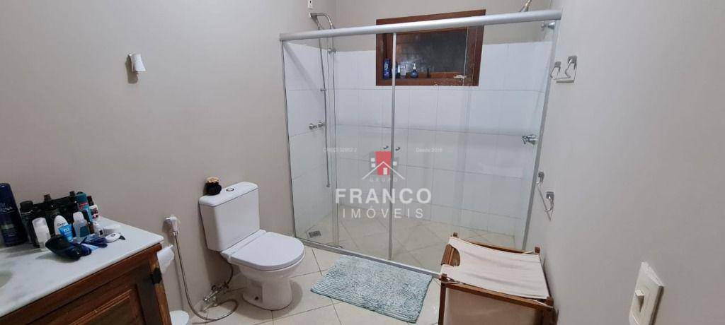 Casa de Condomínio à venda com 4 quartos, 357m² - Foto 16