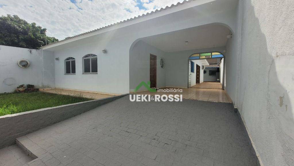 Casa à venda com 3 quartos, 190m² - Foto 2