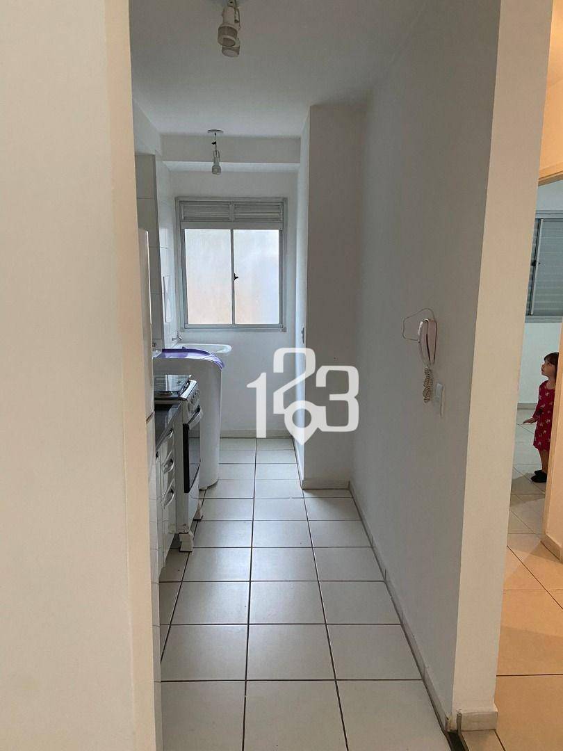 Apartamento para alugar com 2 quartos, 50m² - Foto 4