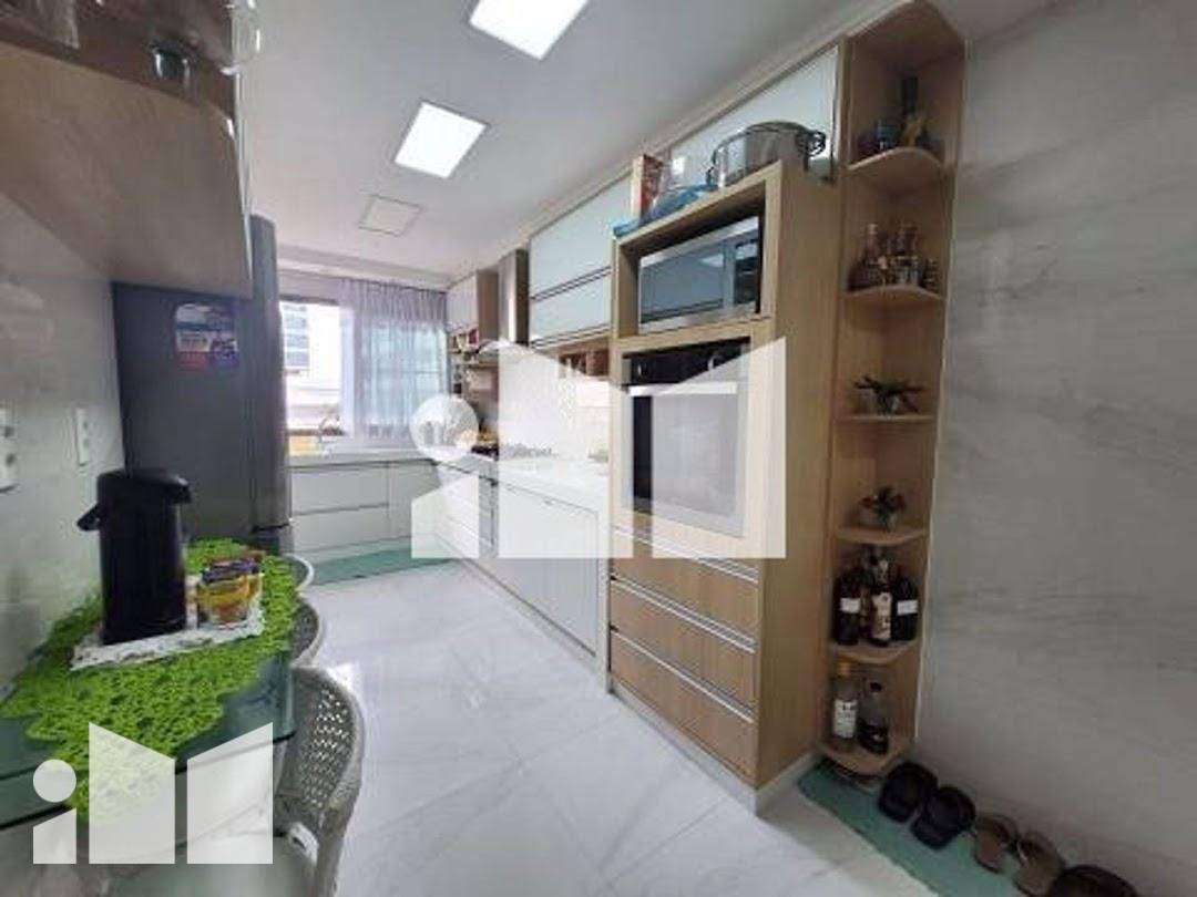 Apartamento à venda com 3 quartos, 130m² - Foto 15