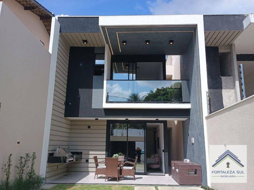 Casa à venda com 4 quartos, 134m² - Foto 1