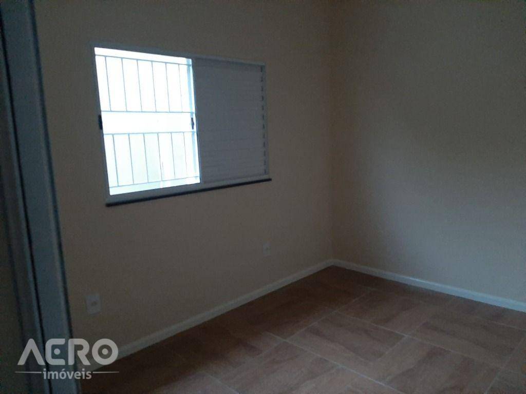 Casa à venda com 2 quartos, 130m² - Foto 10