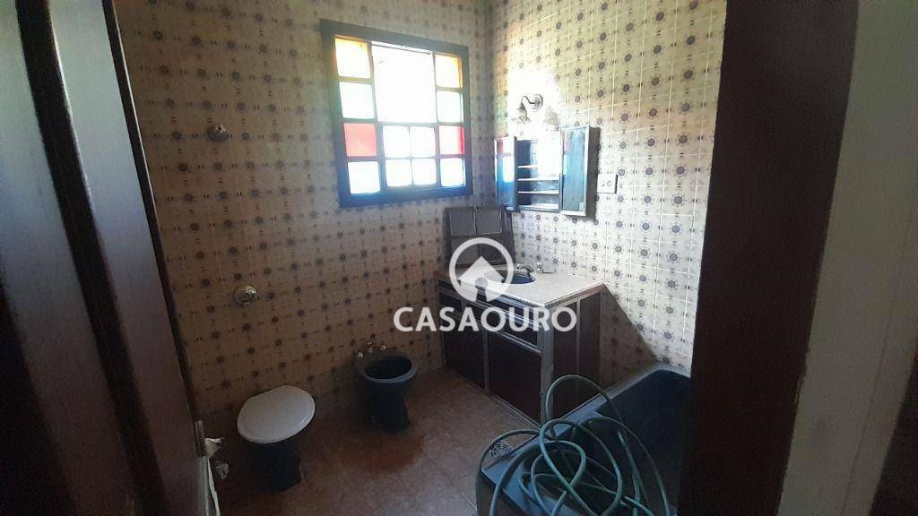 Casa à venda com 6 quartos, 400m² - Foto 16