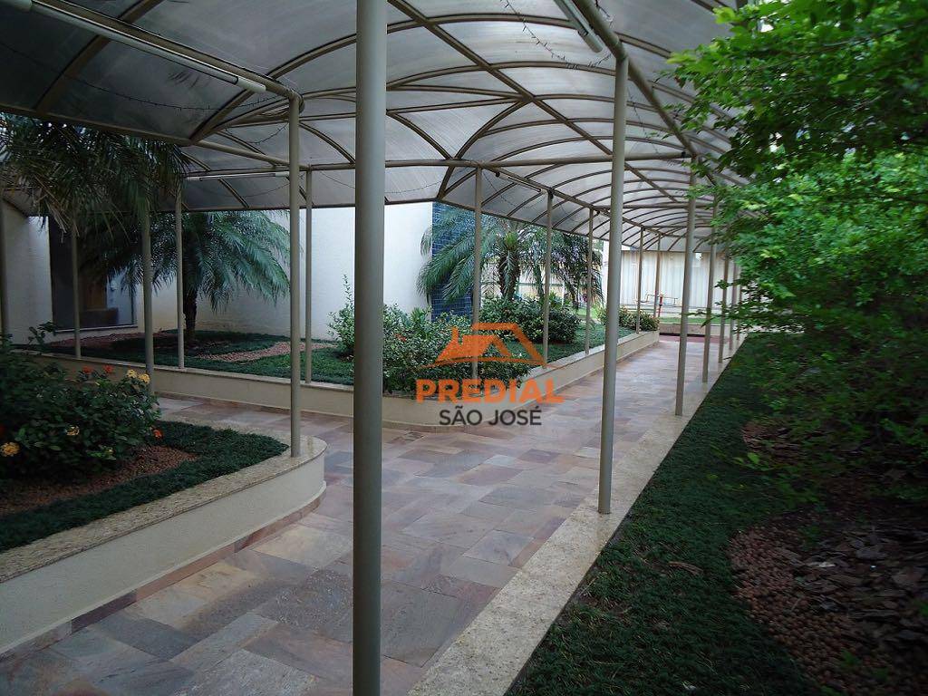 Apartamento à venda com 2 quartos, 75m² - Foto 25