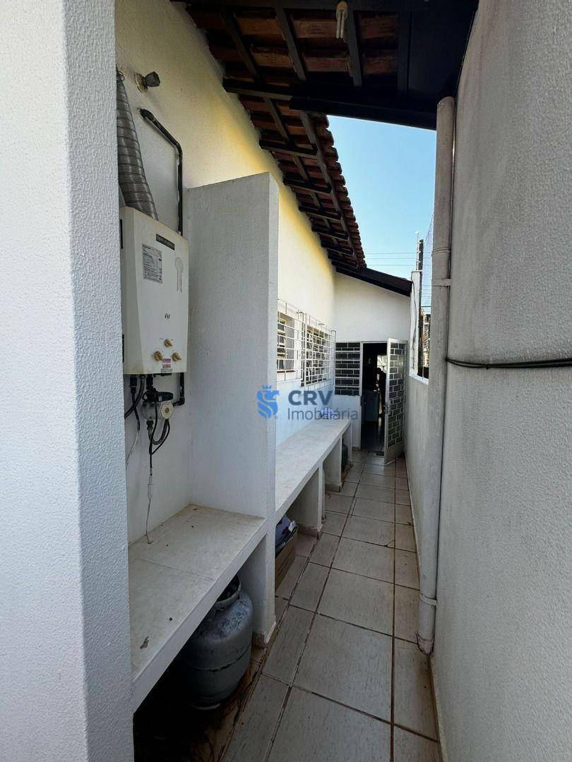 Casa à venda com 3 quartos, 210m² - Foto 18