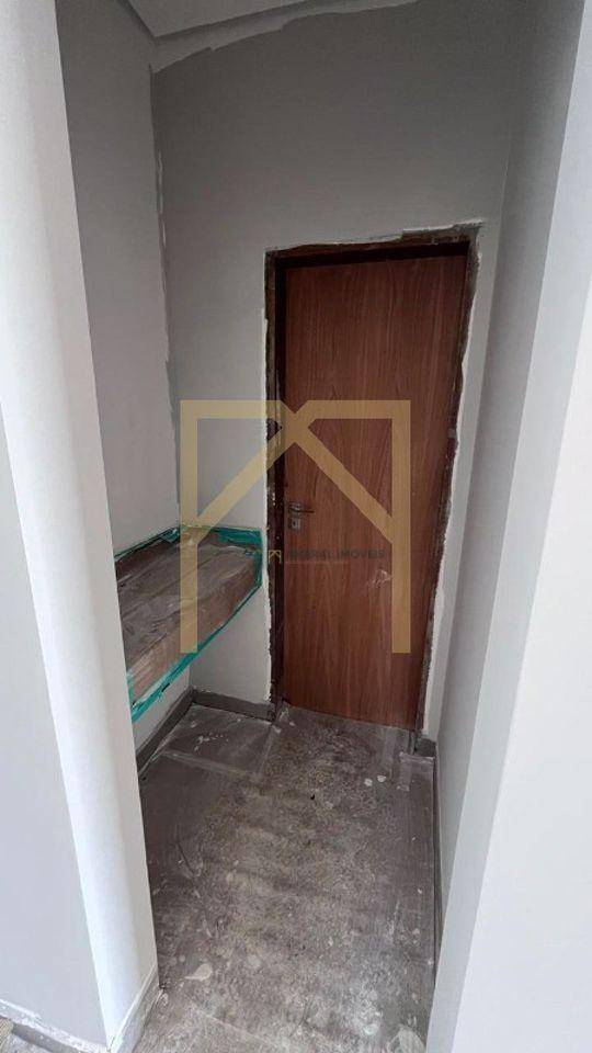 Casa de Condomínio à venda com 3 quartos, 220m² - Foto 3