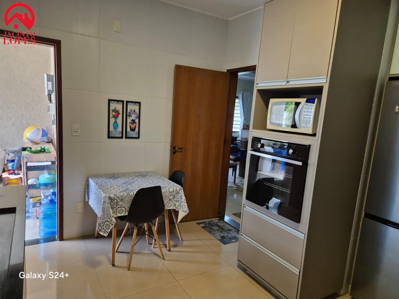 Casa à venda com 3 quartos, 200m² - Foto 22