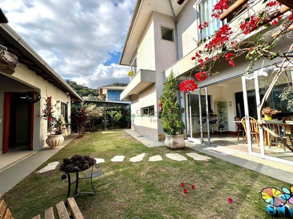 Casa de Condomínio à venda com 3 quartos, 210m² - Foto 11