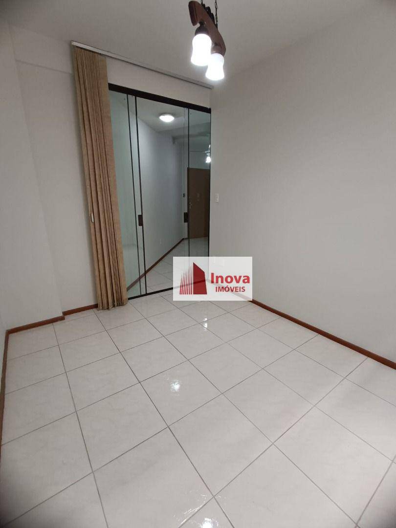 Apartamento para alugar com 3 quartos, 80m² - Foto 4