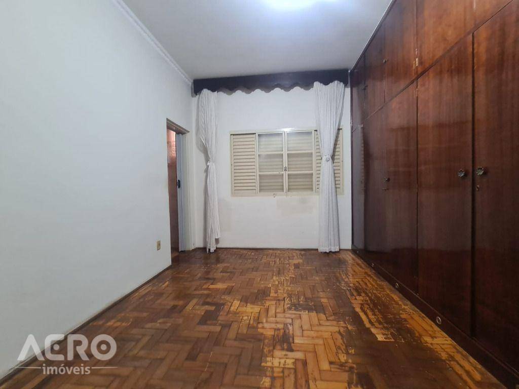 Casa à venda com 3 quartos, 190m² - Foto 8