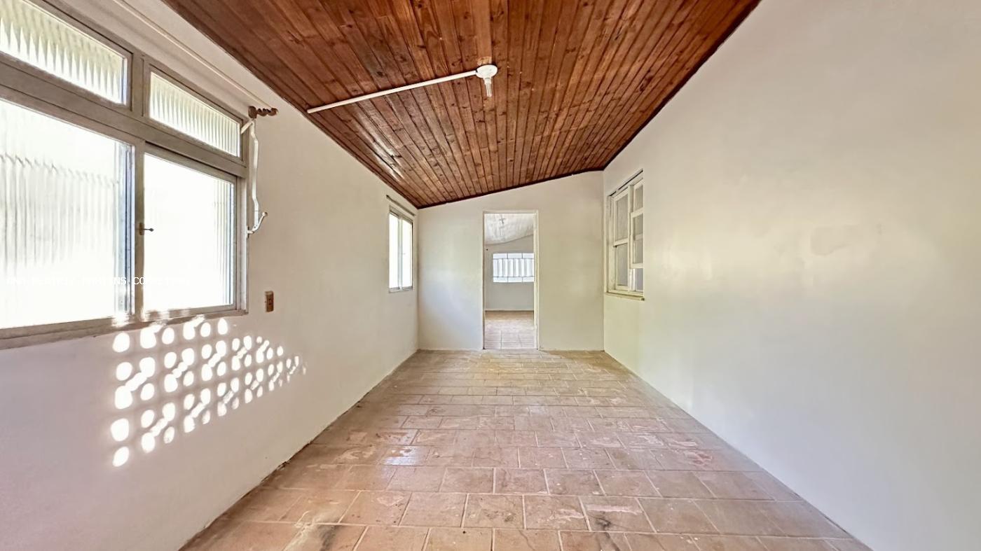 Casa à venda com 2 quartos, 250m² - Foto 12