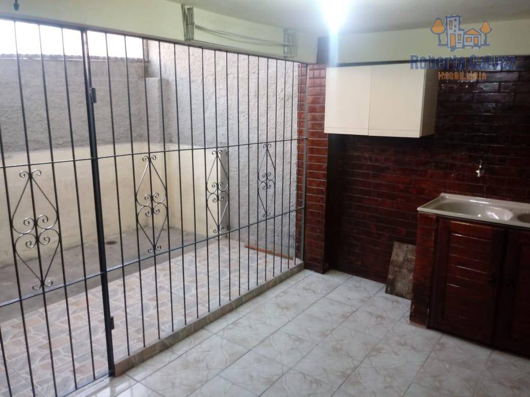 Casa à venda com 3 quartos, 62m² - Foto 13