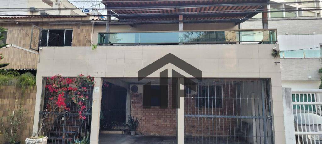 Casa à venda com 5 quartos, 330m² - Foto 1