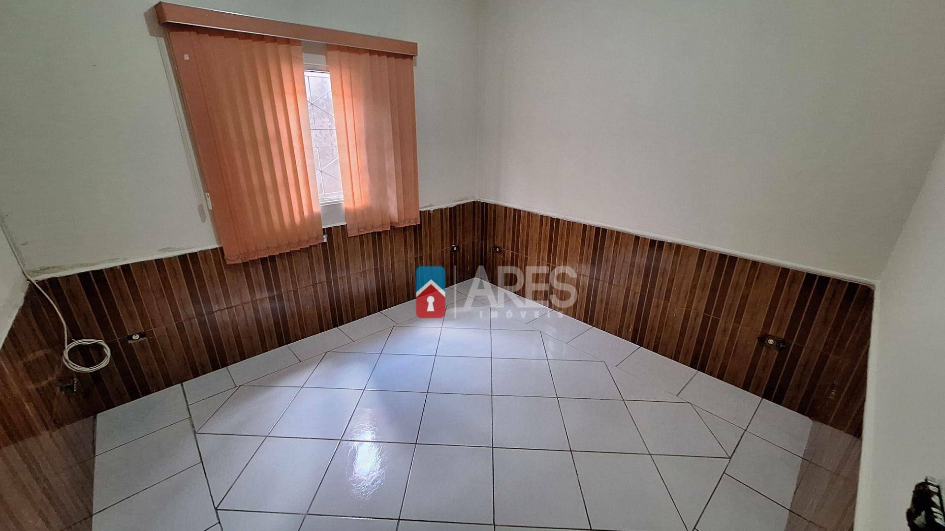 Casa para alugar com 2 quartos, 140m² - Foto 5