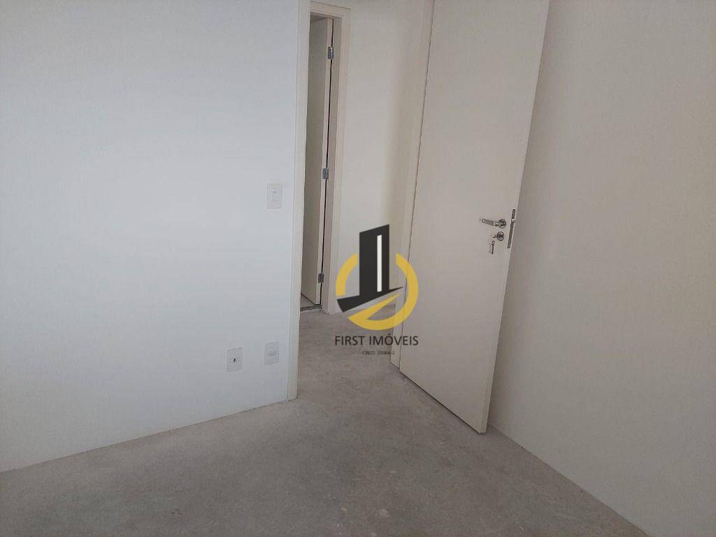 Apartamento à venda com 3 quartos, 84m² - Foto 17