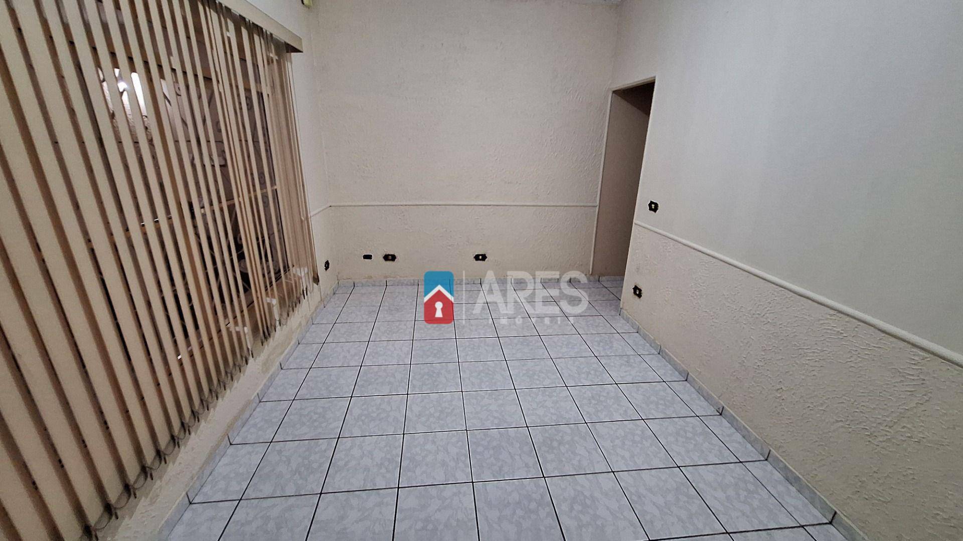 Casa para alugar com 2 quartos, 140m² - Foto 3