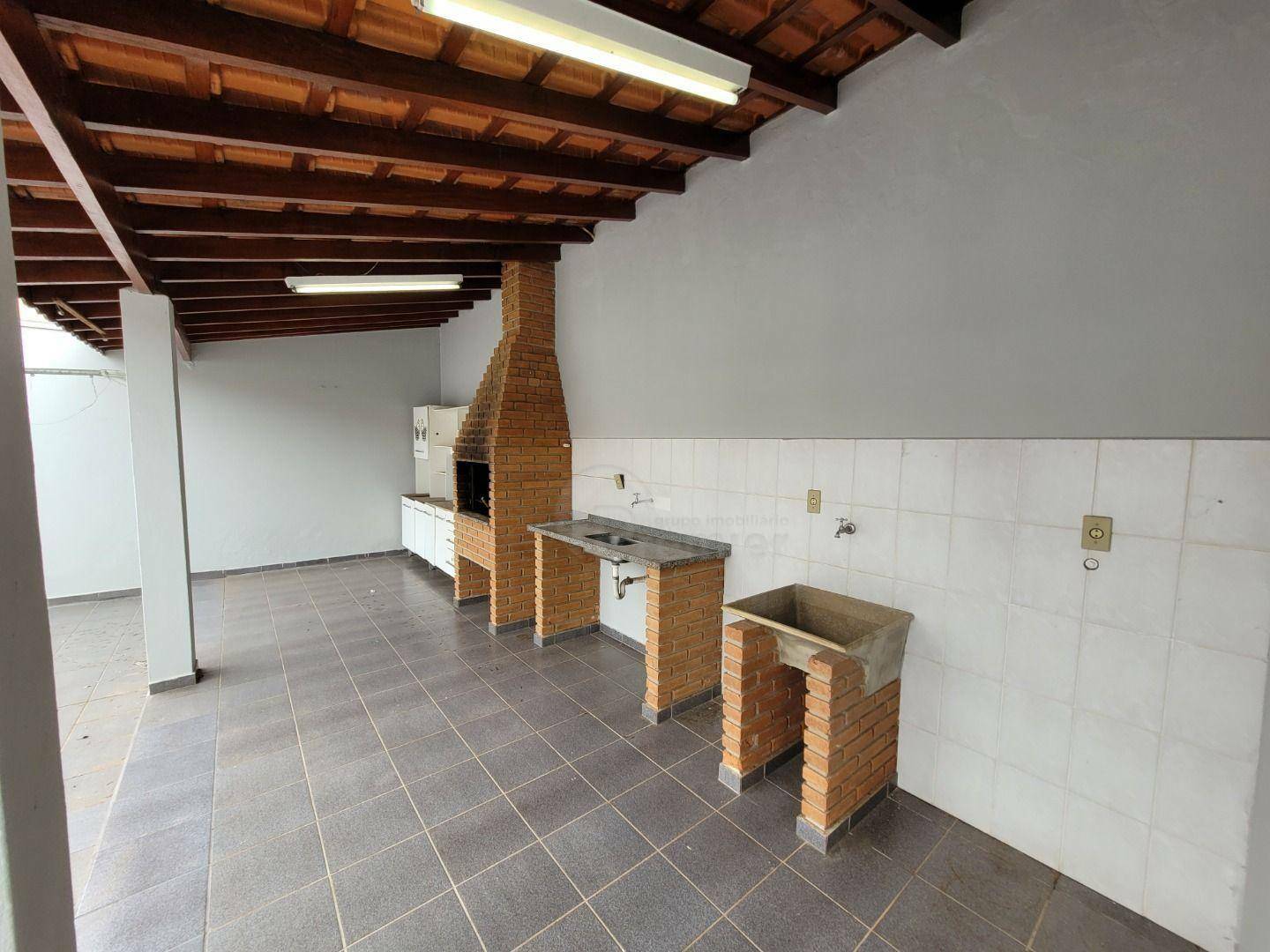 Casa para alugar com 4 quartos, 206m² - Foto 33