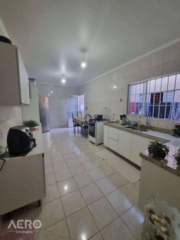 Casa à venda com 3 quartos, 156m² - Foto 18