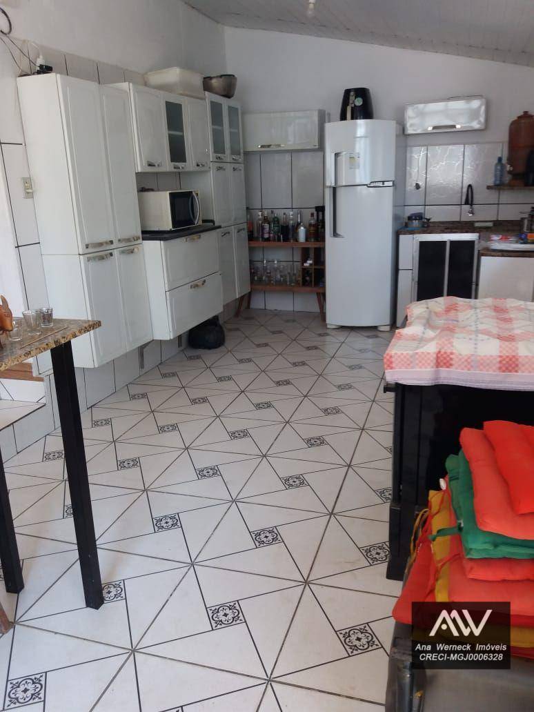 Casa à venda com 3 quartos, 240m² - Foto 9