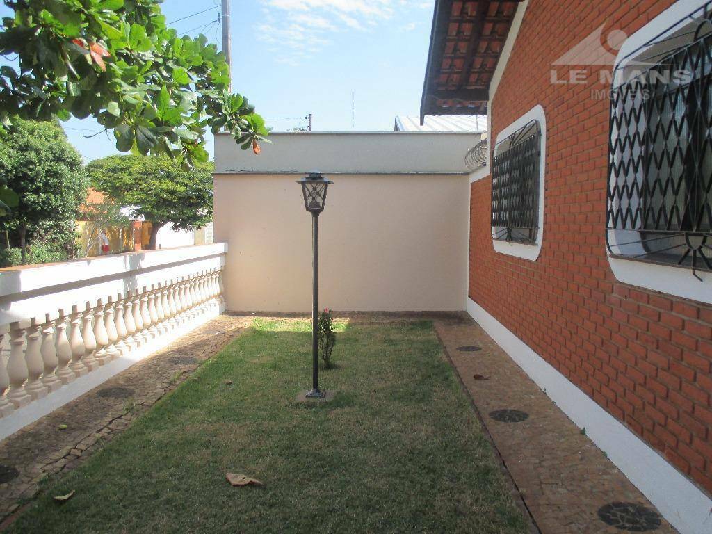 Casa para alugar com 3 quartos, 122m² - Foto 2