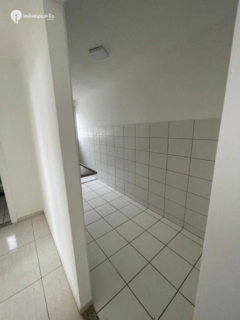 Apartamento à venda com 2 quartos, 46m² - Foto 3