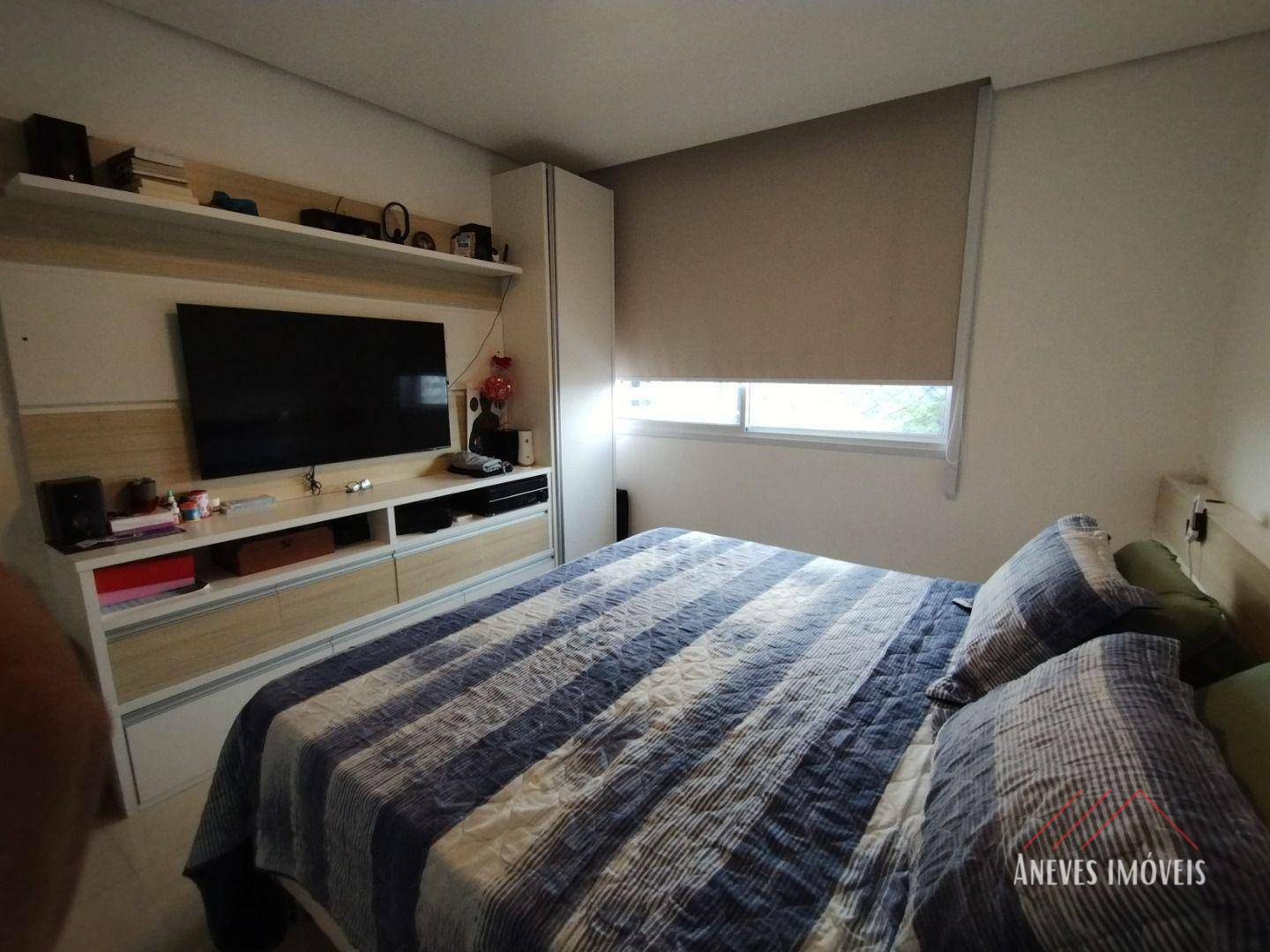 Apartamento à venda com 3 quartos, 145m² - Foto 4