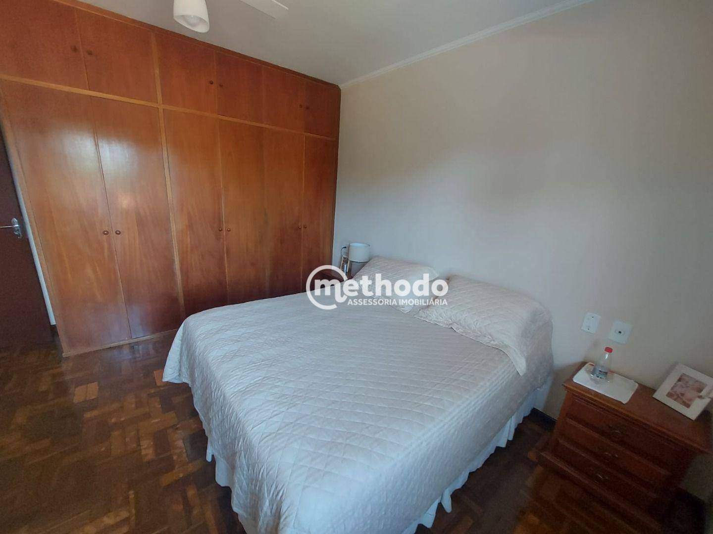 Casa à venda com 3 quartos, 213m² - Foto 8