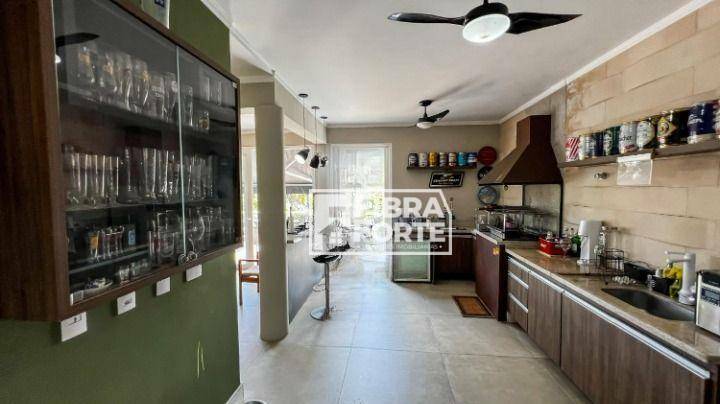 Casa de Condomínio à venda com 4 quartos, 356m² - Foto 1