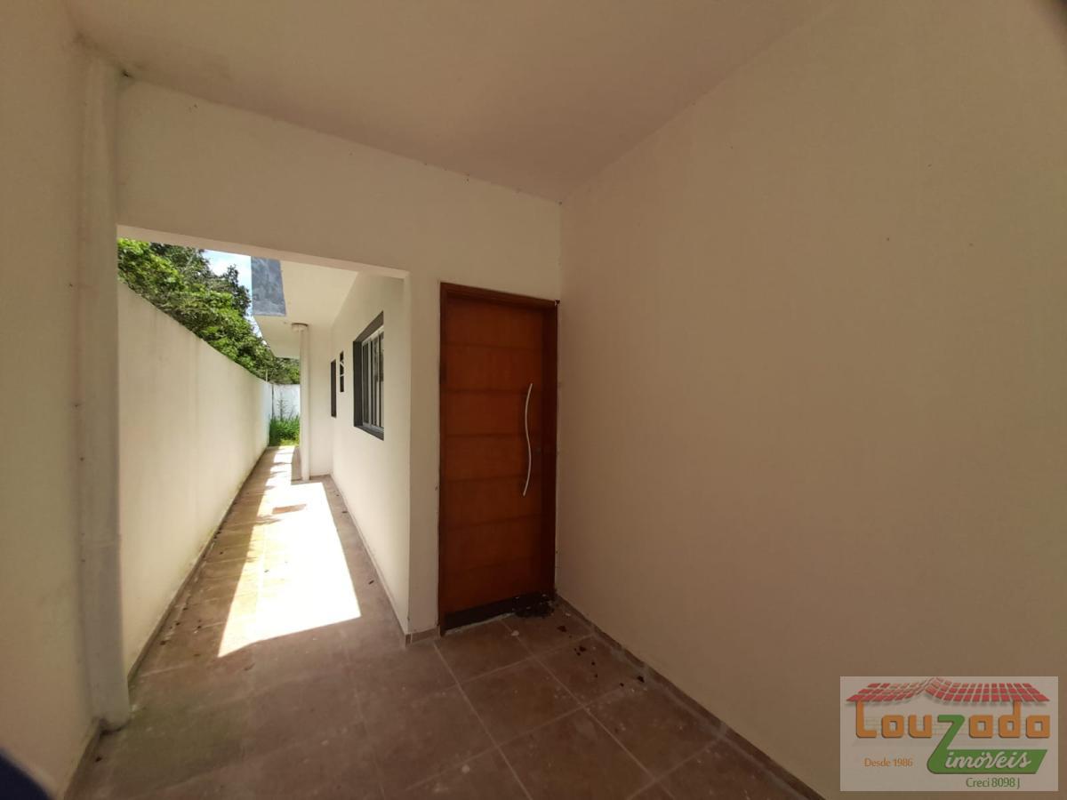 Casa à venda com 2 quartos, 125m² - Foto 2