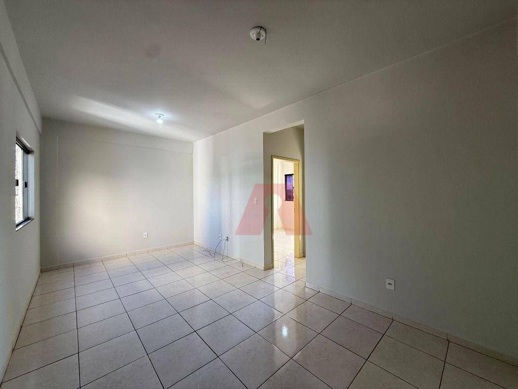 Apartamento para alugar com 2 quartos, 70m² - Foto 2