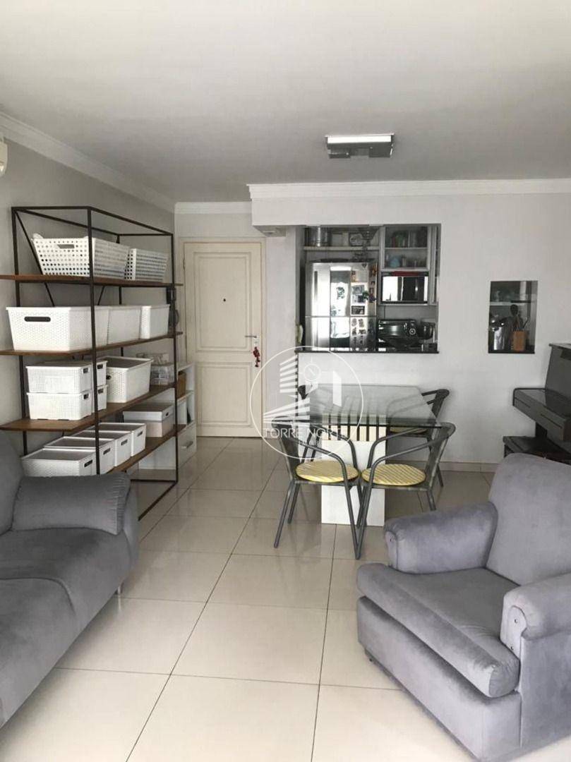 Apartamento à venda com 2 quartos, 80m² - Foto 3