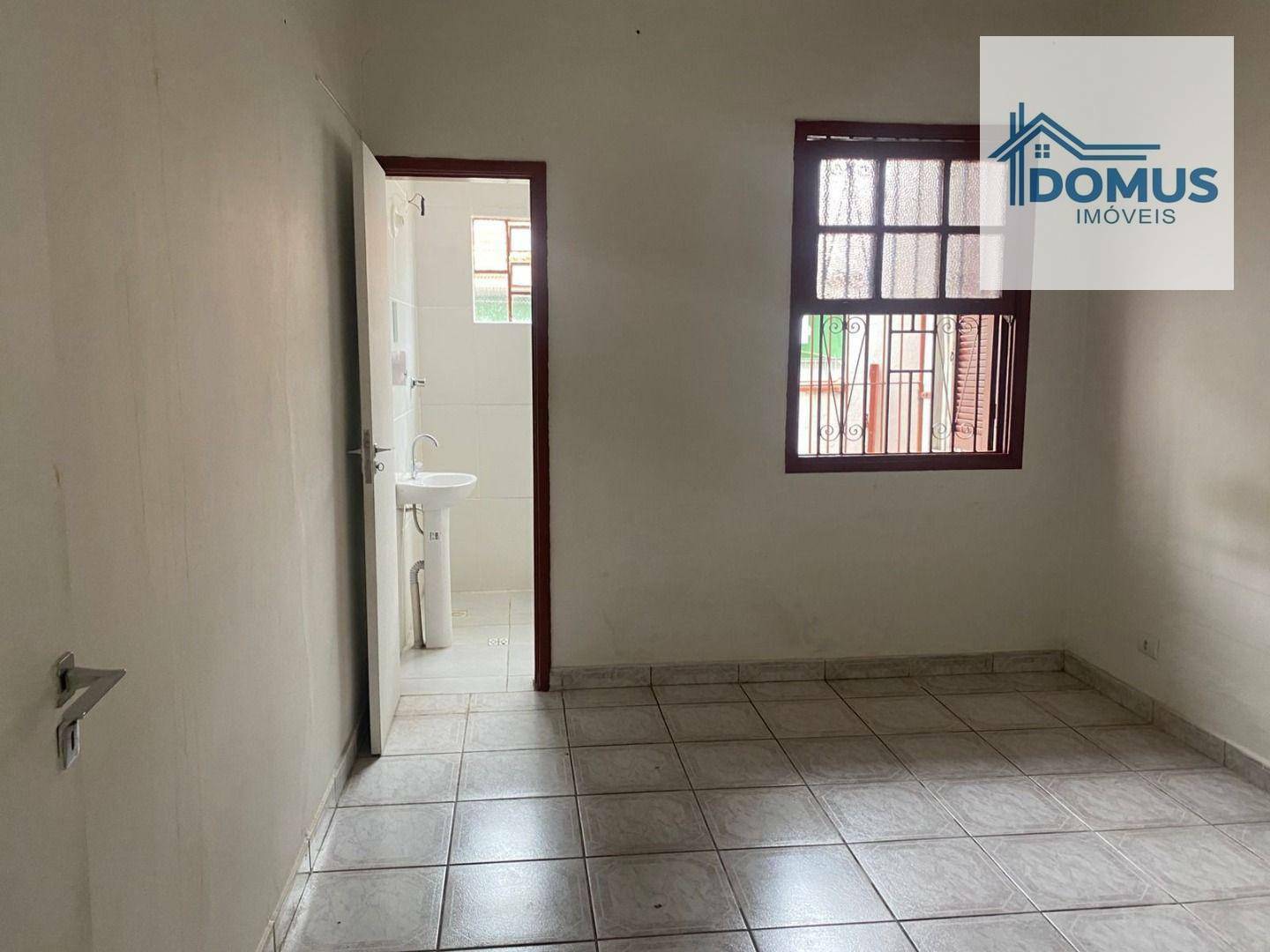 Casa para alugar com 4 quartos, 180m² - Foto 30