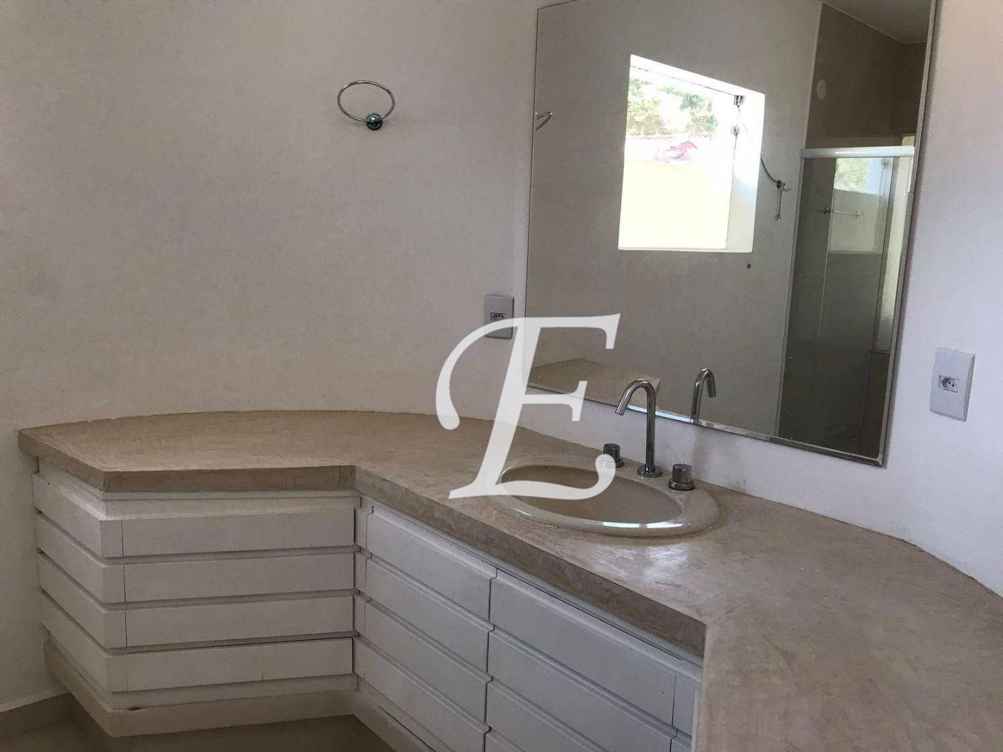 Casa de Condomínio para alugar com 4 quartos, 342m² - Foto 13