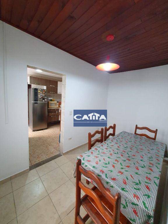 Casa à venda com 2 quartos, 60m² - Foto 4