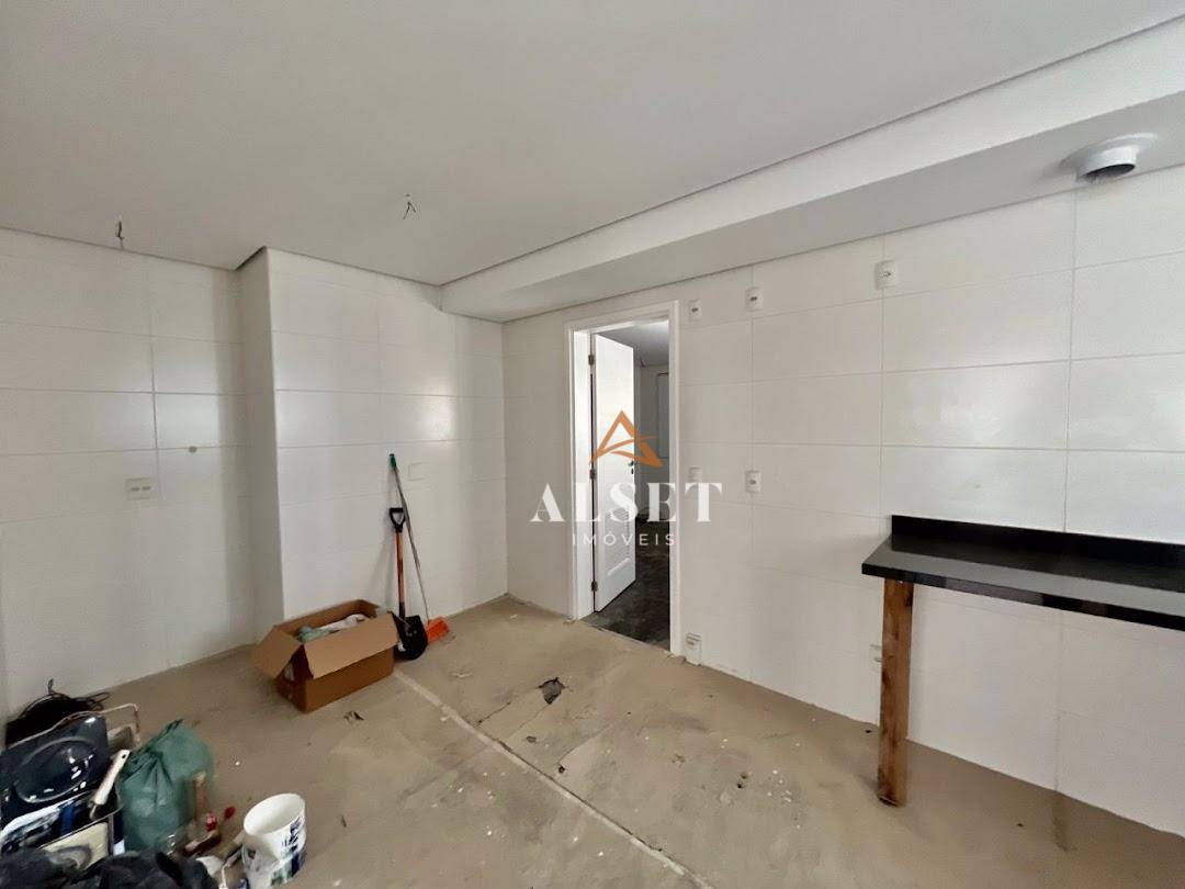 Apartamento à venda com 3 quartos, 180m² - Foto 4