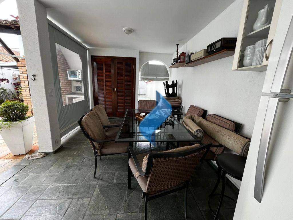 Casa à venda com 3 quartos, 158m² - Foto 2